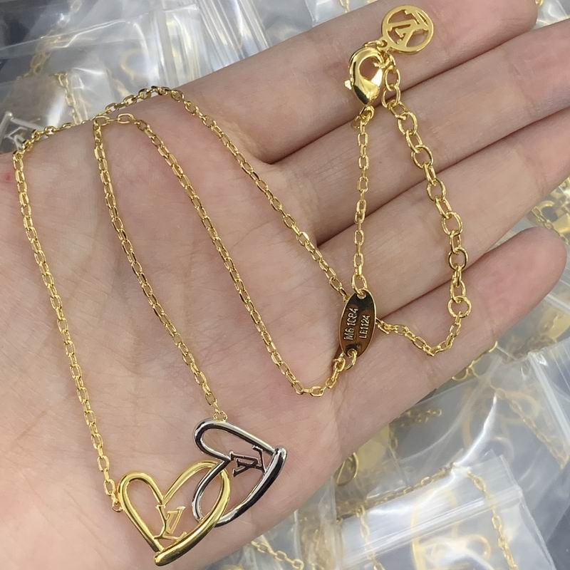 LV Necklace 03lyr570